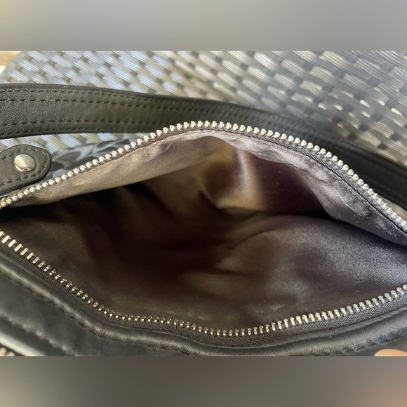 COACH BAG,Coach Black Signature Shoulder Bag. - Picture 15 of 16